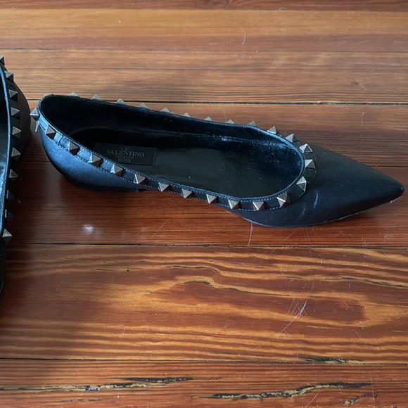 Valentino Rockstud Flats - Picture 2 of 4
